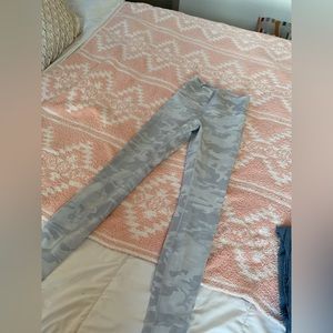 Women's lululemon white camp leggings